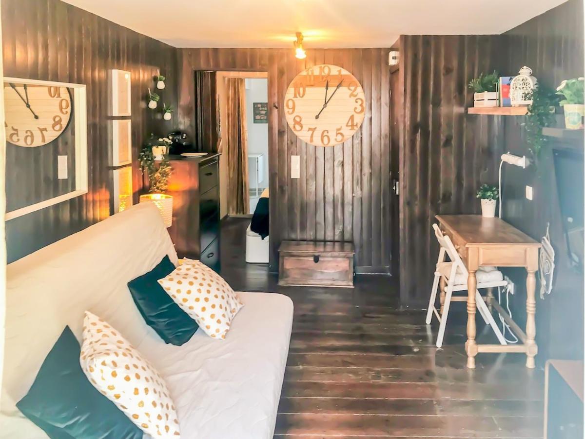 Cozy Charming Flat In Flowers Garden!